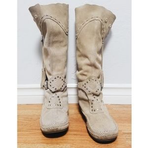 STEVE MADDEN Suede Camanche Moccasin Boots